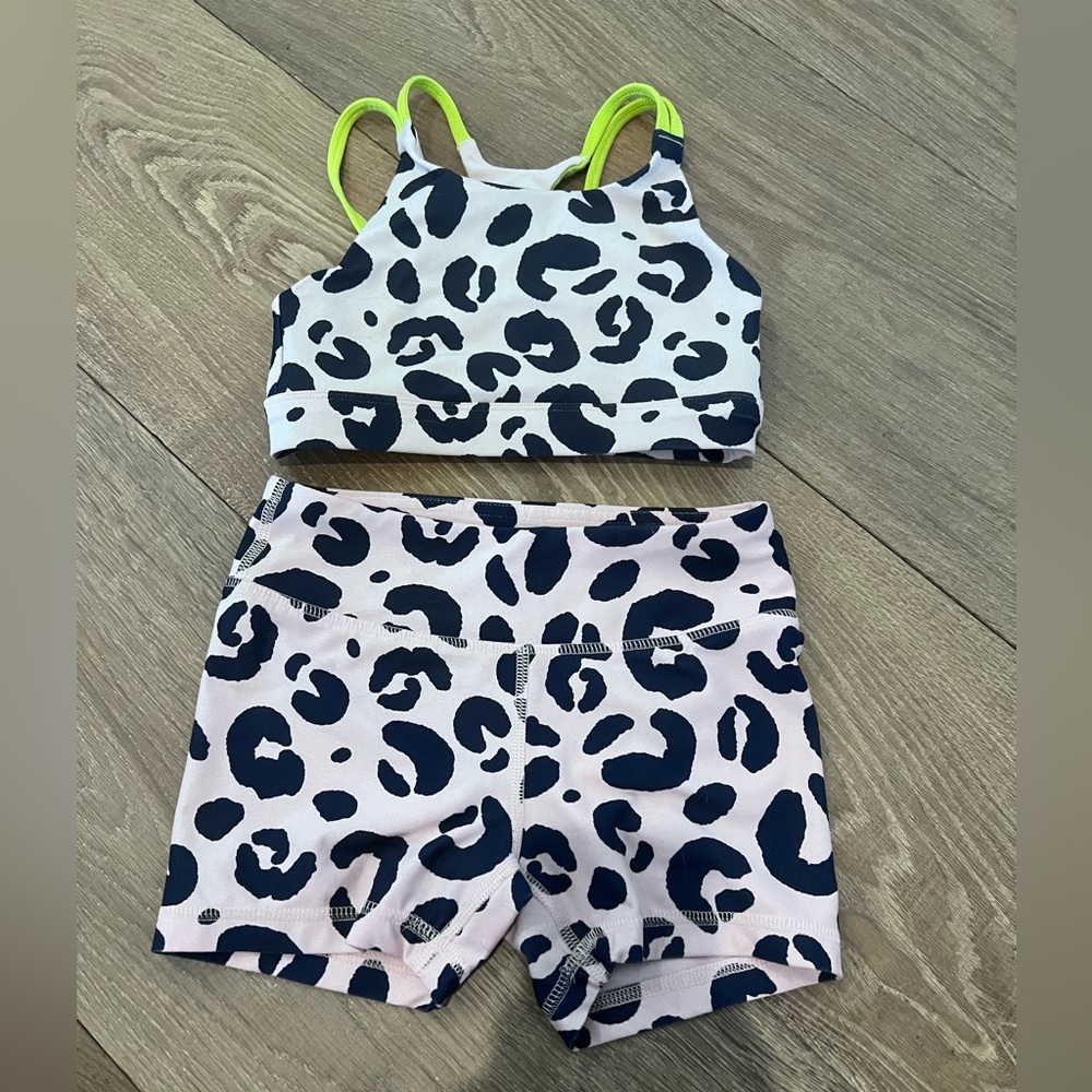 DSG size small 8-9 matching set. Great for dance or gymnastics